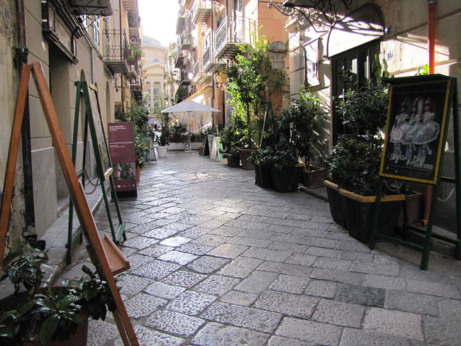 kleine Straße PAlermo