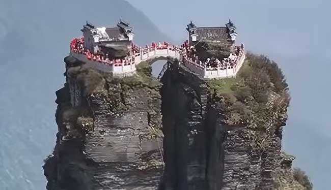 Tjen men Mountain