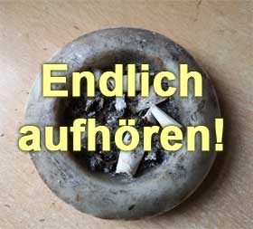 Aschenbecher mit Kippen